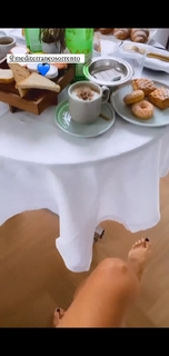 Anna Tatangelo feet photo thumbnail
