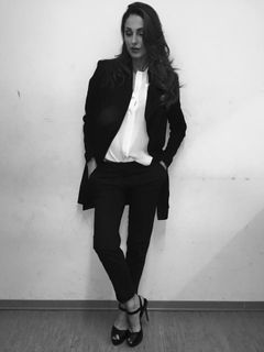 Anna Tatangelo feet photo thumbnail