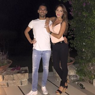 Anna Tatangelo feet photo thumbnail