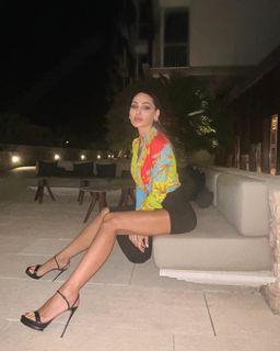 Anna Tatangelo feet photo thumbnail