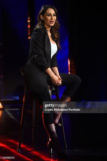 Anna Tatangelo feet photo 13
