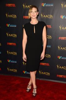 Anna Torv feet photo thumbnail