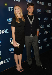 Anna Torv feet photo thumbnail