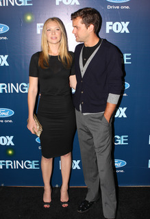 Anna Torv feet photo thumbnail