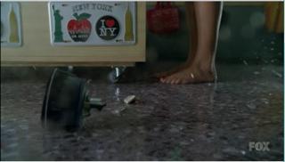 Anna Torv feet photo thumbnail