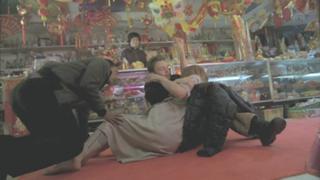 Anna Torv feet photo thumbnail