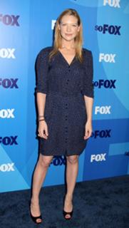 Anna Torv feet photo thumbnail