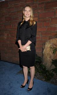 Anna Torv feet photo thumbnail