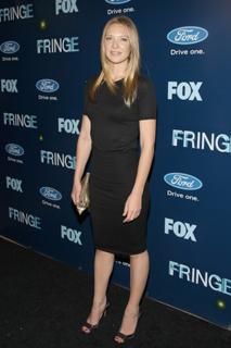Anna Torv feet photo thumbnail
