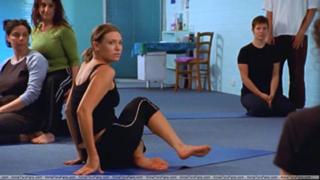 Anna Torv feet photo thumbnail