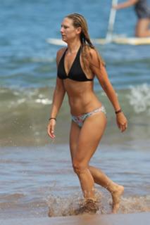 Anna Torv feet photo thumbnail