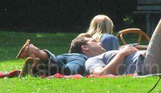 Anna Torv feet photo thumbnail