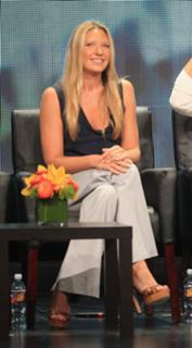 Anna Torv feet photo thumbnail