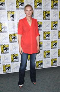 Anna Torv feet photo thumbnail