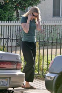 Anna Torv feet photo thumbnail