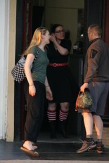 Anna Torv feet photo thumbnail