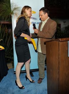 Anna Torv feet photo thumbnail