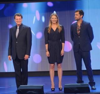 Anna Torv feet photo thumbnail