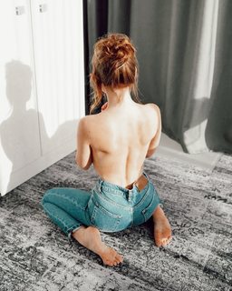 Anna Tsukanova-Kott feet photo 3