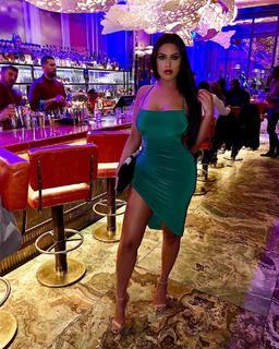 Anna Vakili feet photo 15