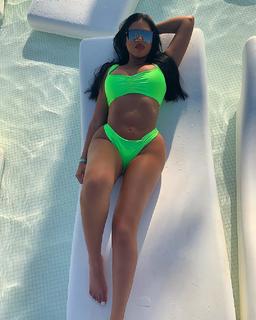 Anna Vakili feet photo 7