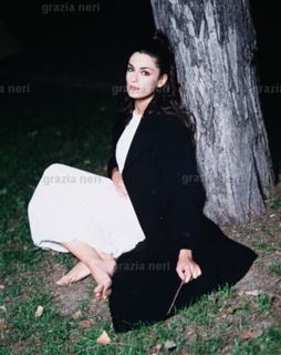 Anna Valle feet photo 9