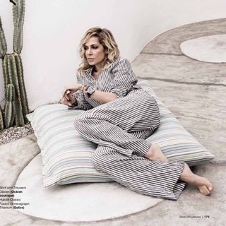 Anna Vissi feet photo 4