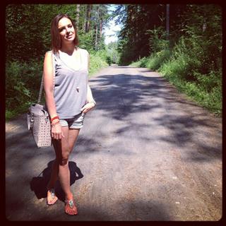 Anna Wendzikowska feet photo thumbnail