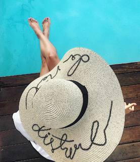 Anna Wendzikowska feet photo thumbnail