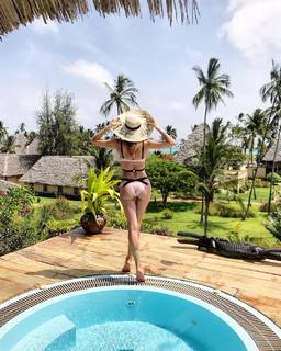 Anna Wendzikowska feet photo thumbnail