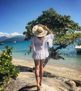 Anna Wendzikowska feet photo thumbnail