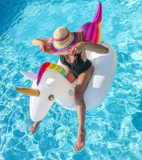 Anna Wendzikowska feet photo thumbnail