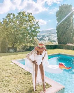 Anna Wendzikowska feet photo thumbnail