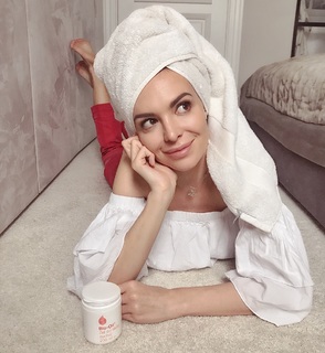 Anna Wendzikowska feet photo thumbnail