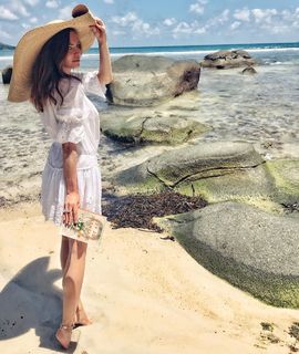 Anna Wendzikowska feet photo thumbnail