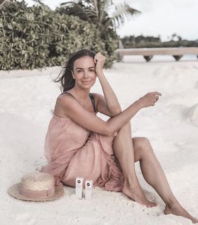 Anna Wendzikowska feet photo thumbnail