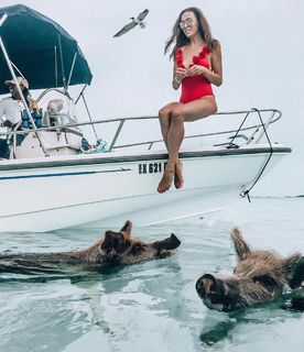 Anna Wendzikowska feet photo thumbnail