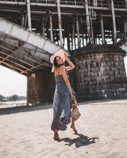 Anna Wendzikowska feet photo thumbnail