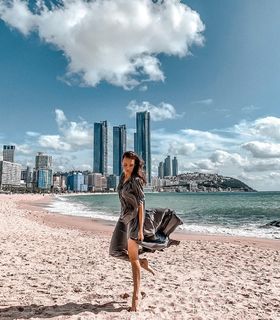 Anna Wendzikowska feet photo thumbnail