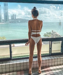 Anna Wendzikowska feet photo thumbnail