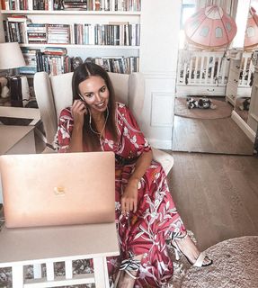 Anna Wendzikowska feet photo thumbnail