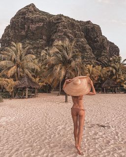 Anna Wendzikowska feet photo thumbnail