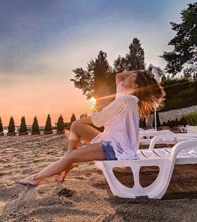 Anna Wendzikowska feet photo thumbnail