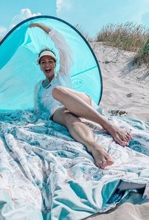 Anna Wendzikowska feet photo thumbnail