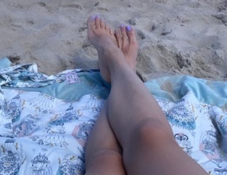 Anna Wendzikowska feet photo thumbnail