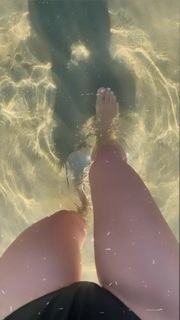 Anna Wendzikowska feet photo thumbnail