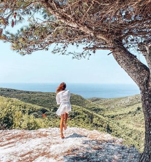 Anna Wendzikowska feet photo thumbnail