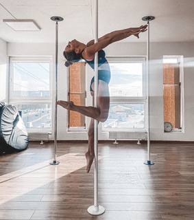 Anna Wendzikowska feet photo thumbnail