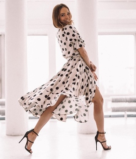 Anna Wendzikowska feet photo thumbnail