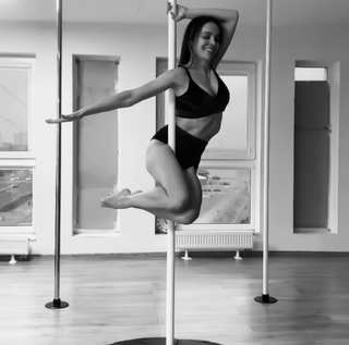 Anna Wendzikowska feet photo thumbnail